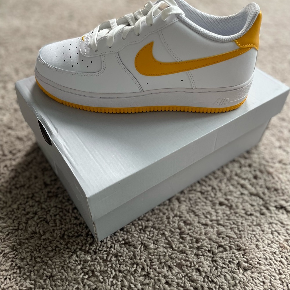 Nike Unisex Air Force 1 White and Yellow Sneakers